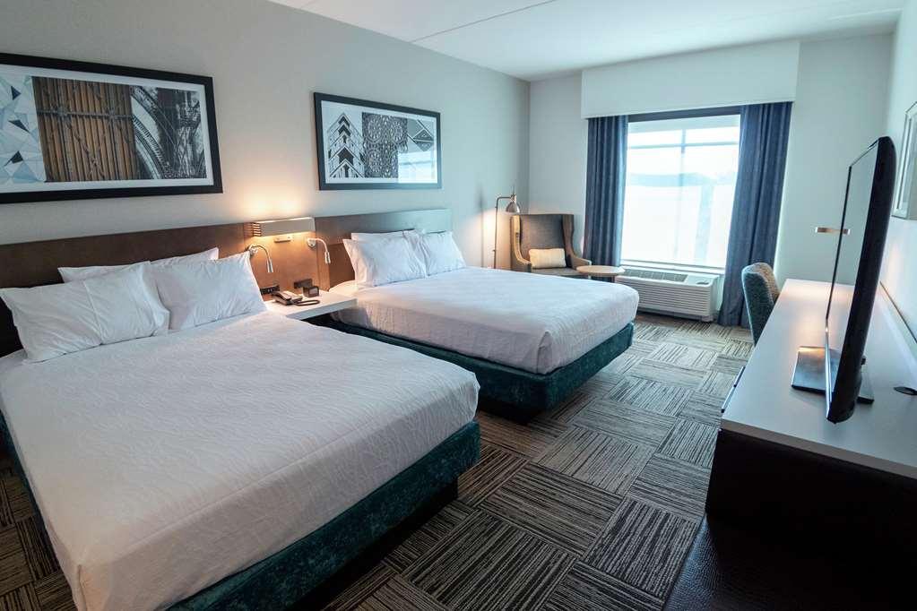 Hilton Garden Inn Spartanburg Oda fotoğraf