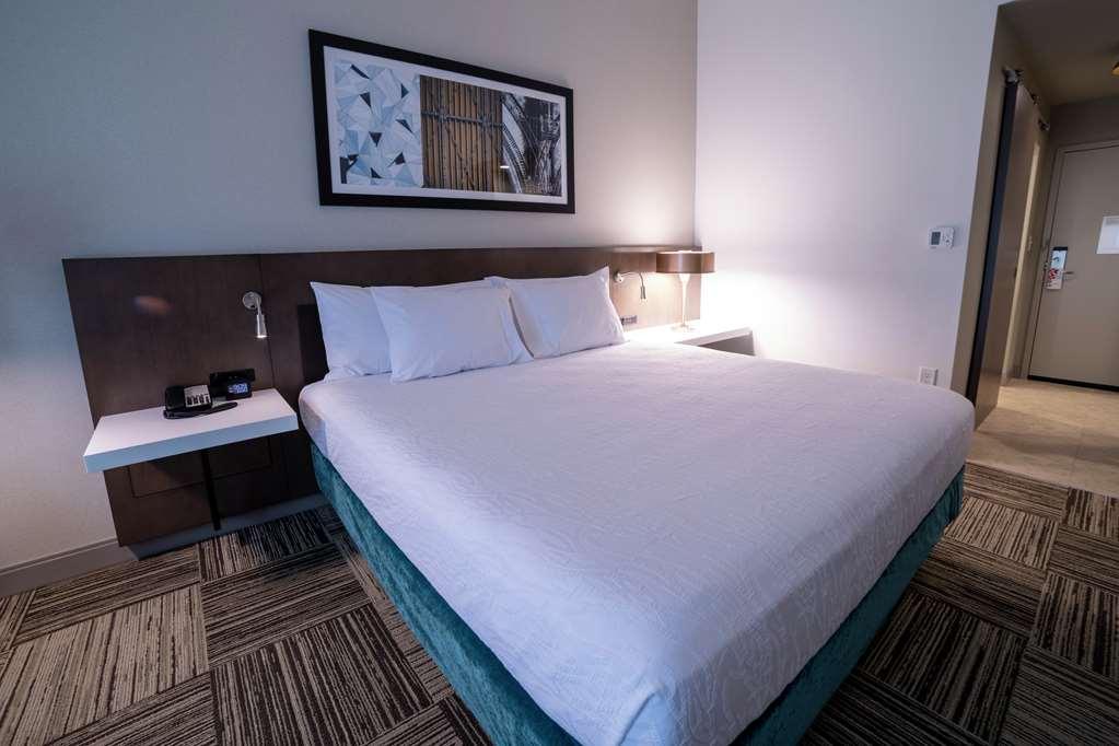 Hilton Garden Inn Spartanburg Oda fotoğraf